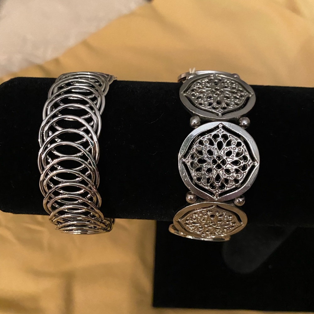 Silver elastic bracelet